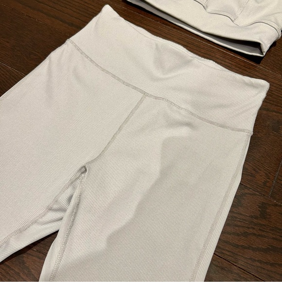 Athletic Ribbed Workout Set - Picture 10 of 10